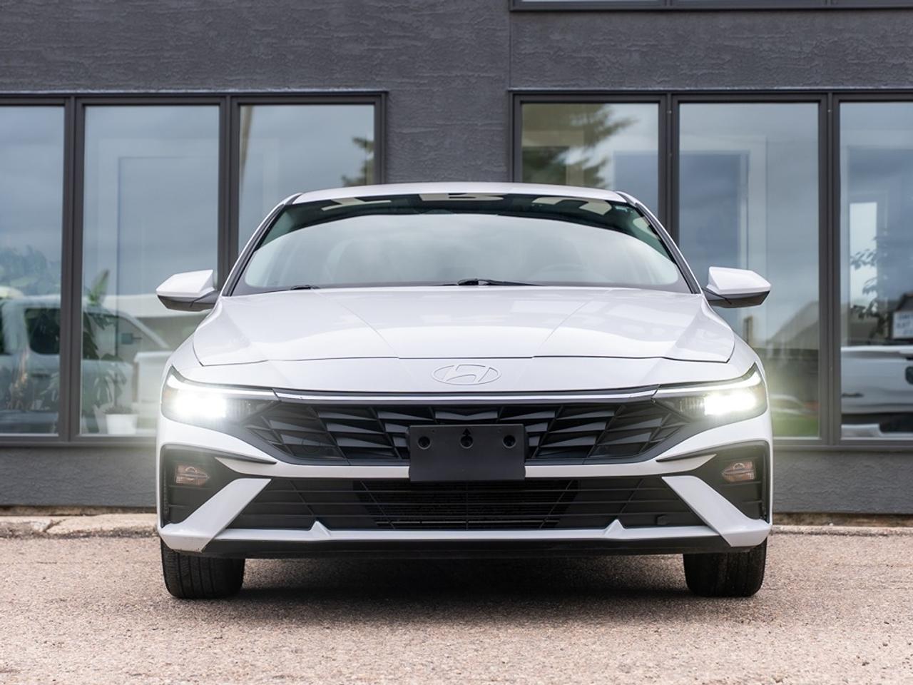 2024 Hyundai Elantra Preferred ONLY 19,525 KMS ! Photo20