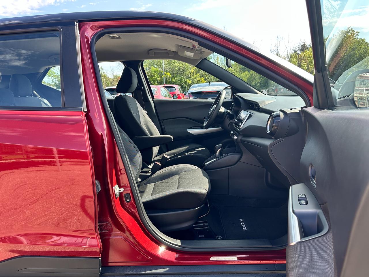 2019 Nissan Kicks SV Heated Cloth FM/XM Bluetooth BackupCam CarPlay Photo