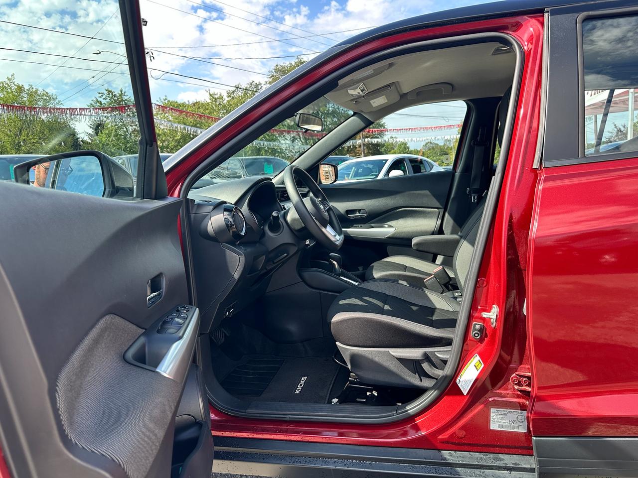 2019 Nissan Kicks SV Heated Cloth FM/XM Bluetooth BackupCam CarPlay Photo