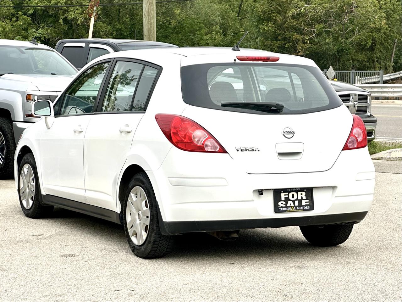 2010 Nissan Versa 1.8 S Photo