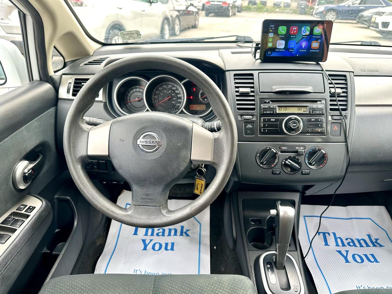 2010 Nissan Versa 1.8 S Photo