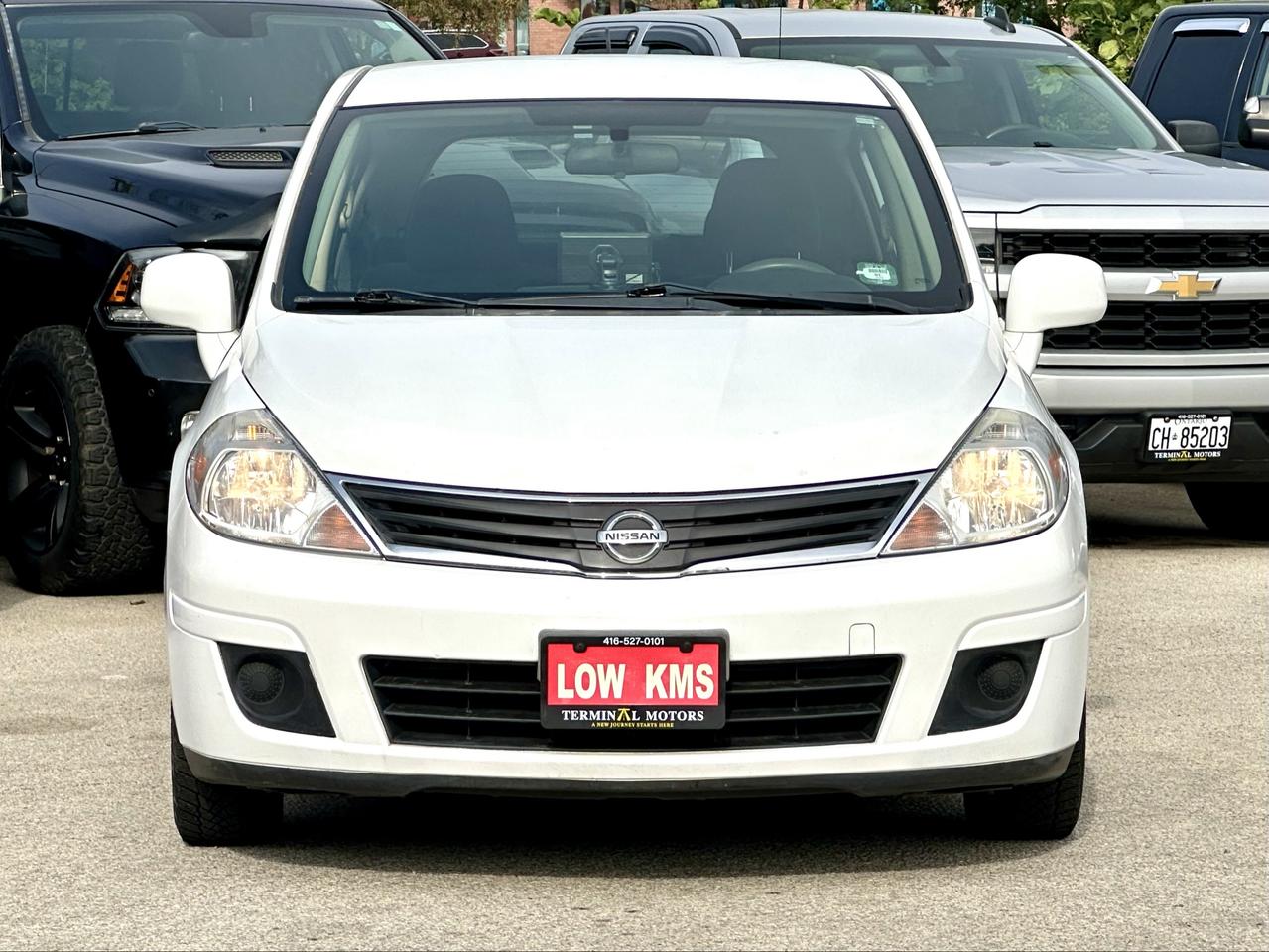 2010 Nissan Versa 1.8 S Photo