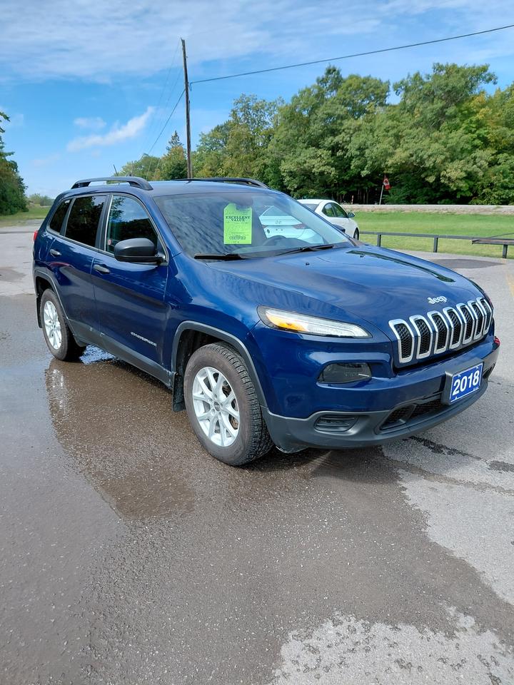 2018 Jeep Cherokee Sport Photo5