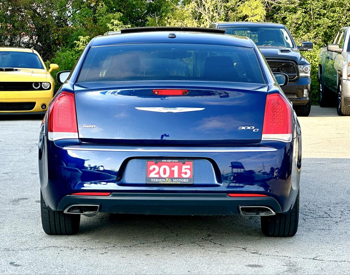 2015 Chrysler 300 300C Platinum Photo