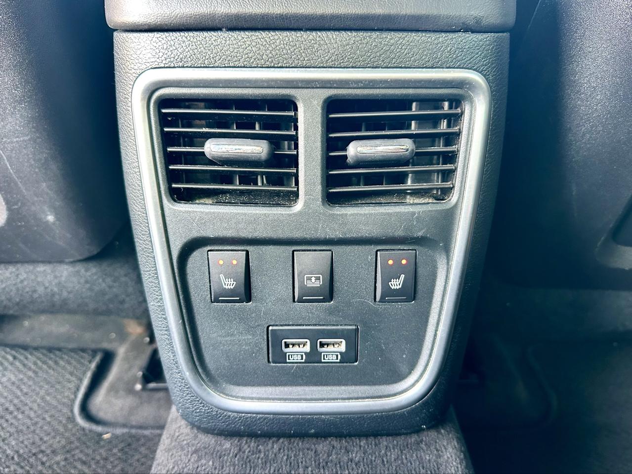 2015 Chrysler 300 300C Platinum Photo