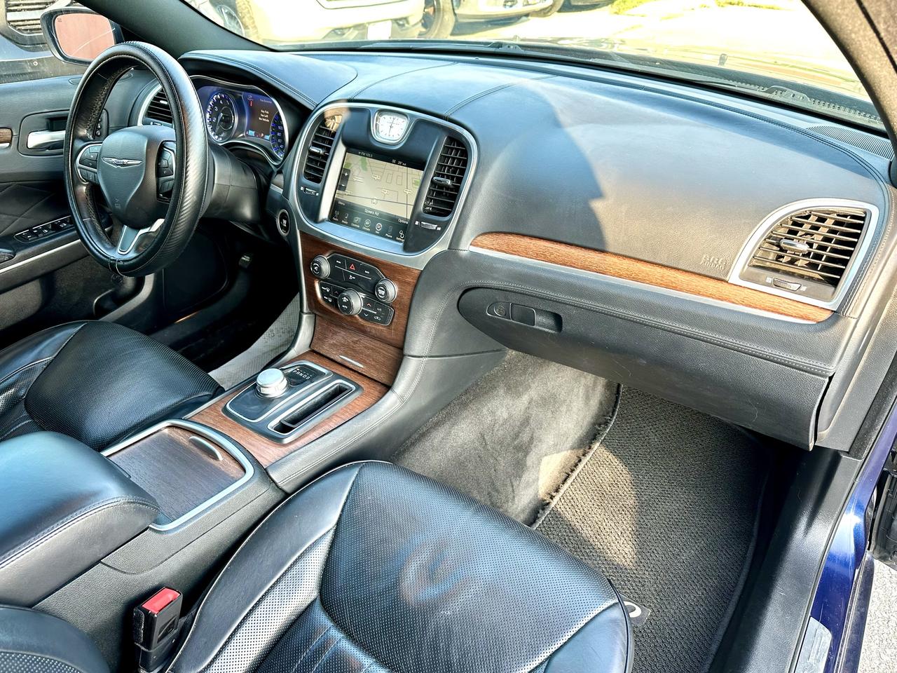 2015 Chrysler 300 300C Platinum Photo