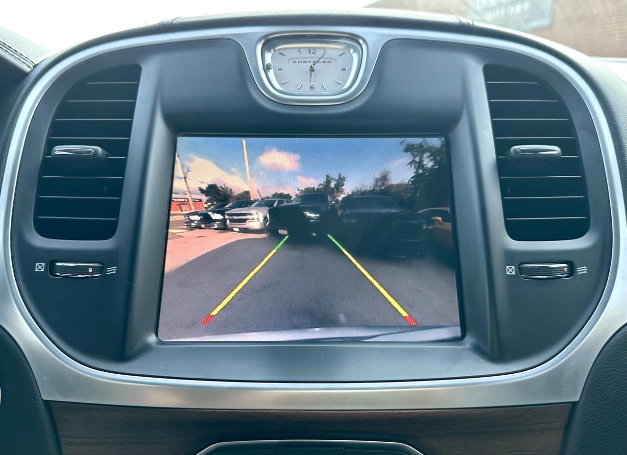 2015 Chrysler 300 300C Platinum Photo