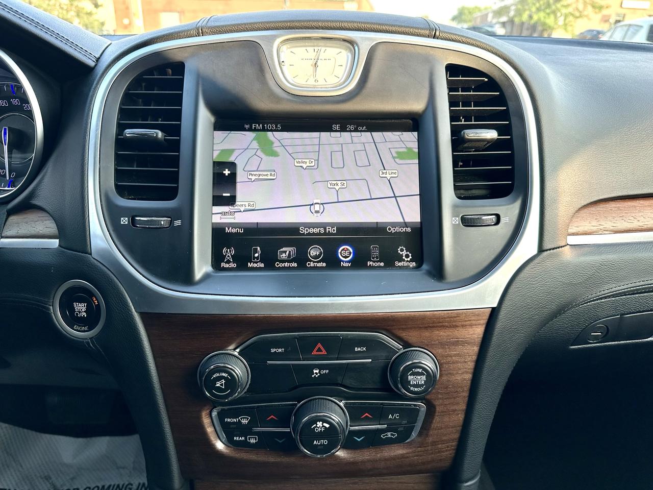 2015 Chrysler 300 300C Platinum Photo