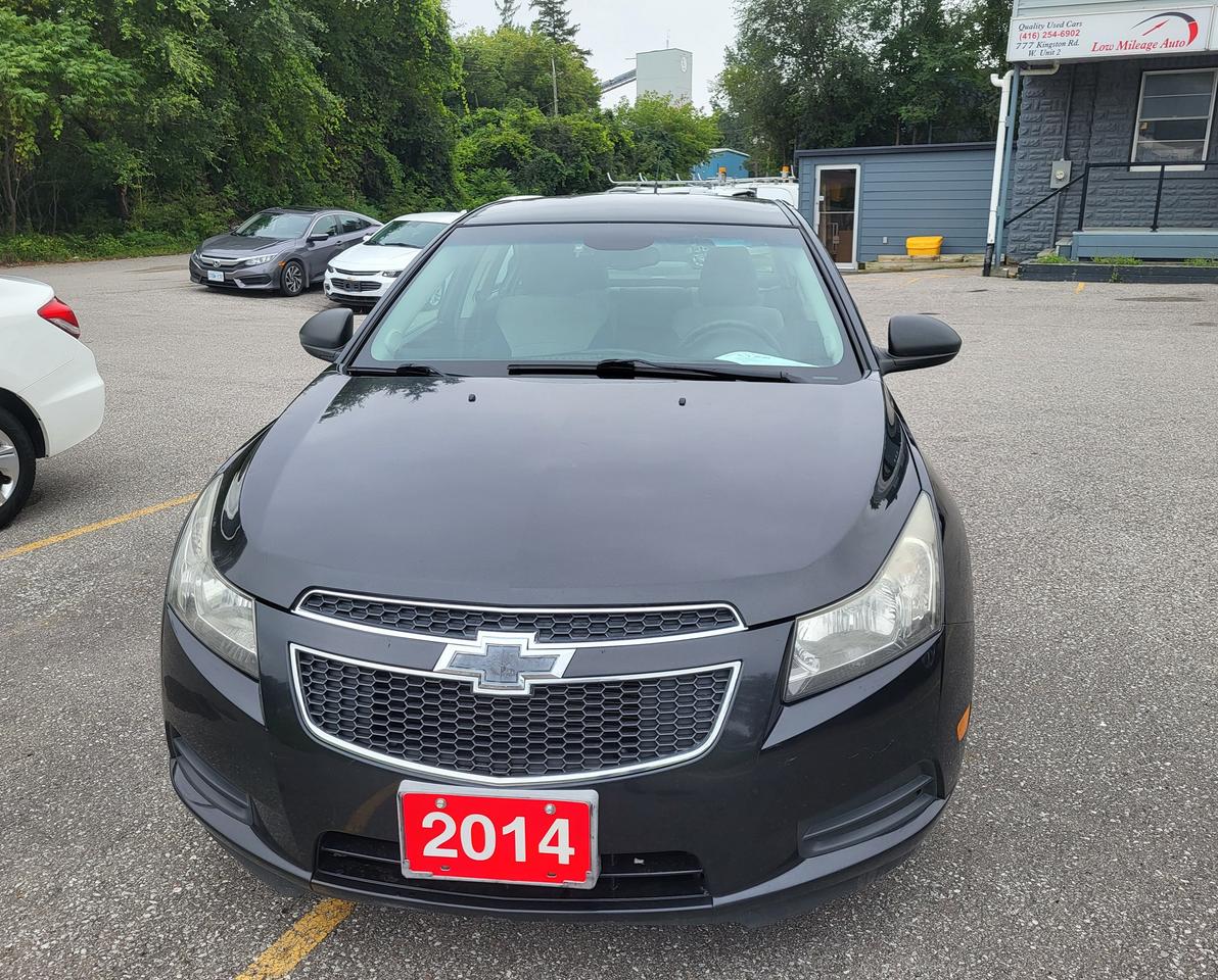 2014 Chevrolet Cruze LS Photo0