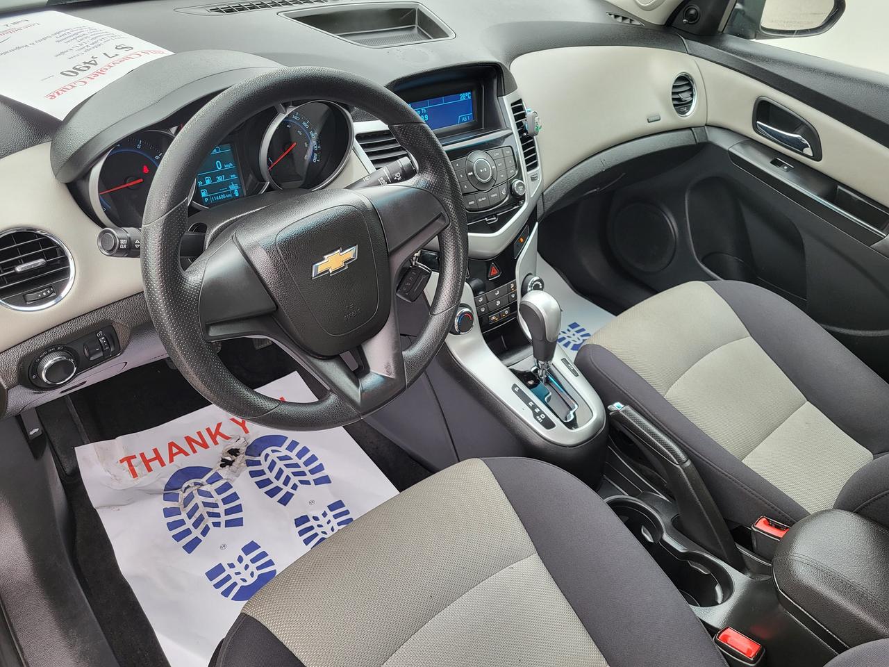 2014 Chevrolet Cruze LS Photo4