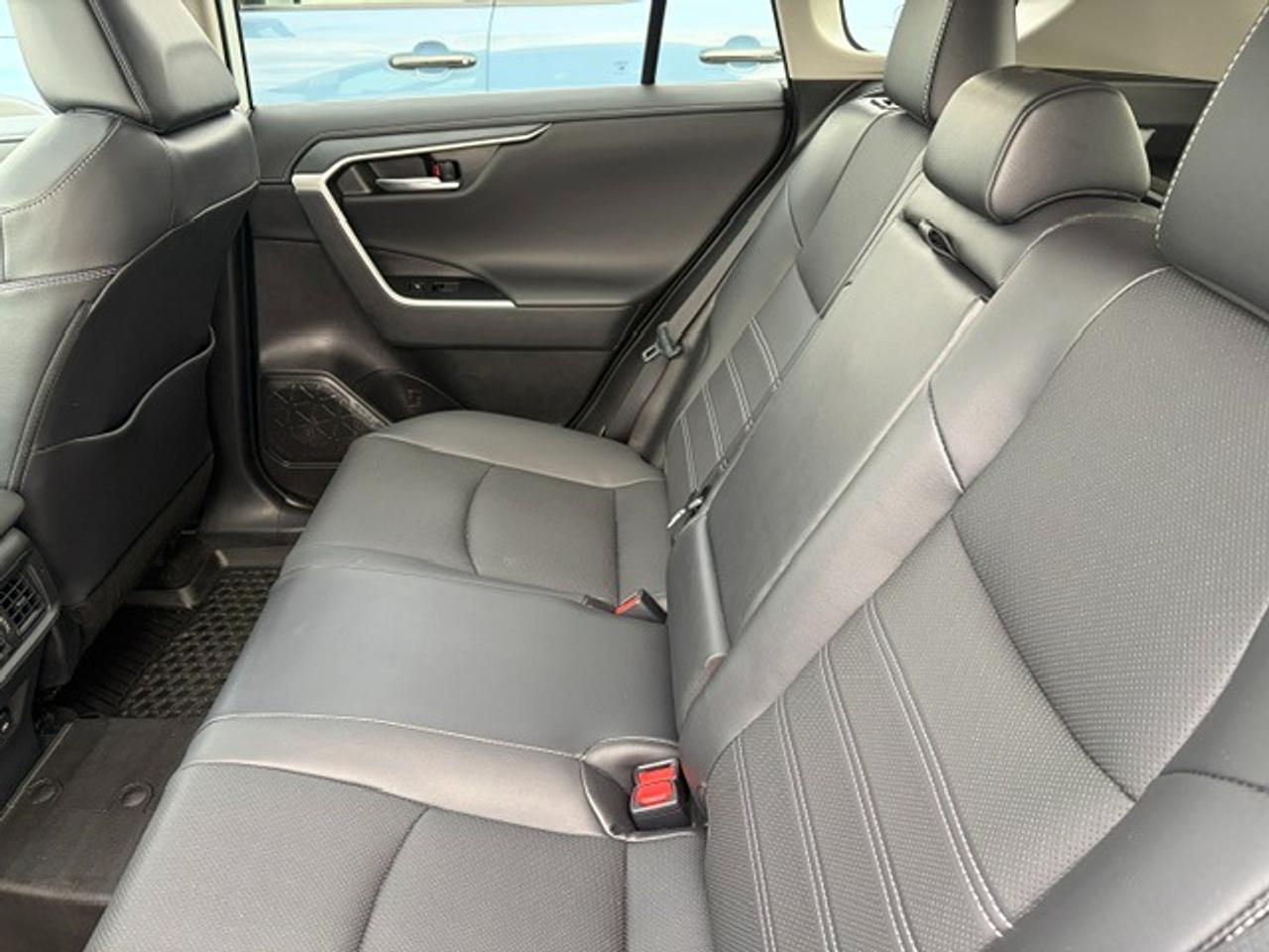 2022 Toyota RAV4 Hybrid Limited Photo