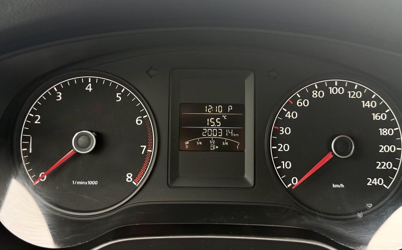 2014 Volkswagen Jetta FINANCING AVAILABLE Photo11