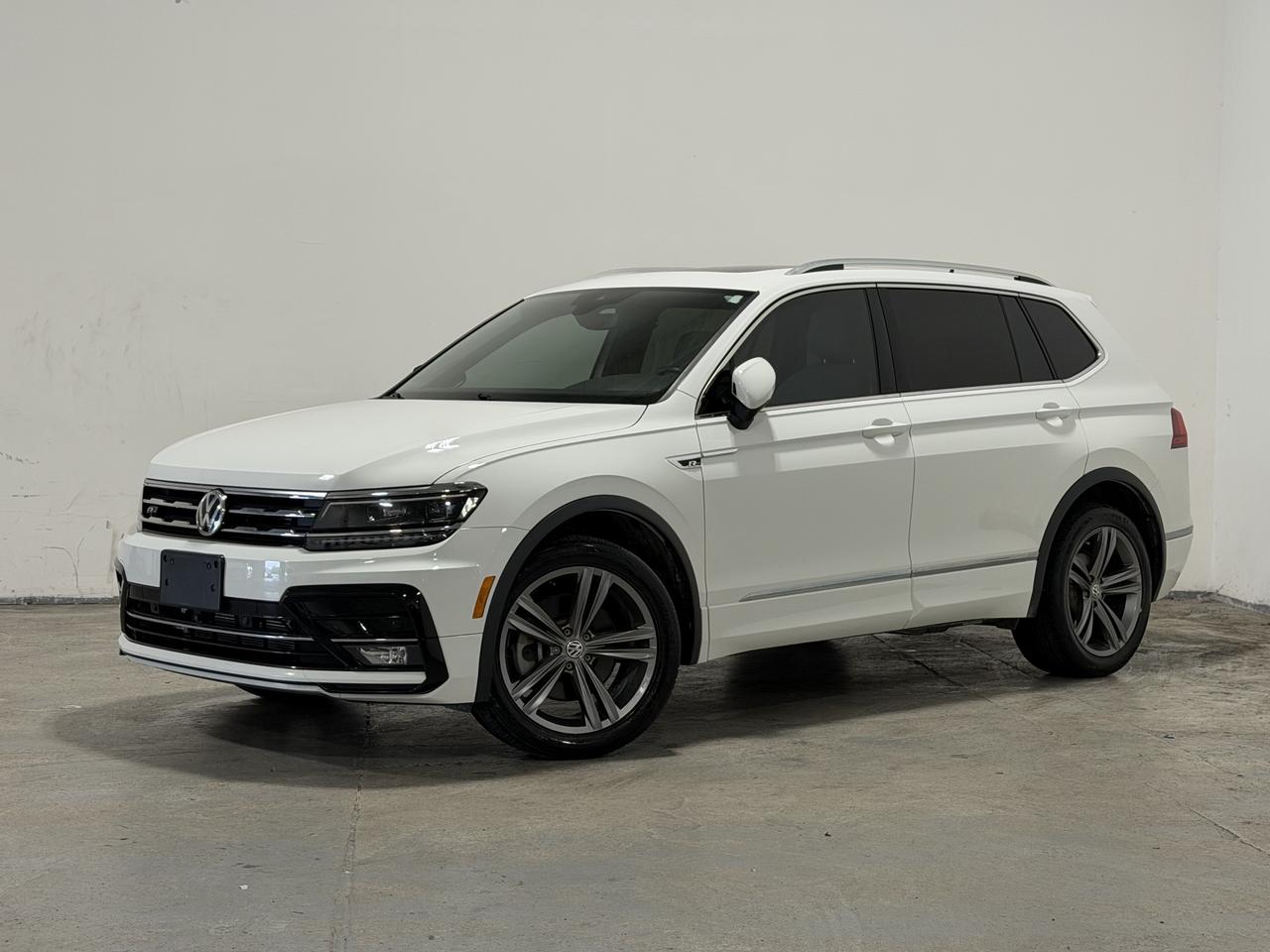 2021 Volkswagen Tiguan HIGHLINE | R-LINE | LEATHER | CARPLAY | PANOROOF - Photo #1