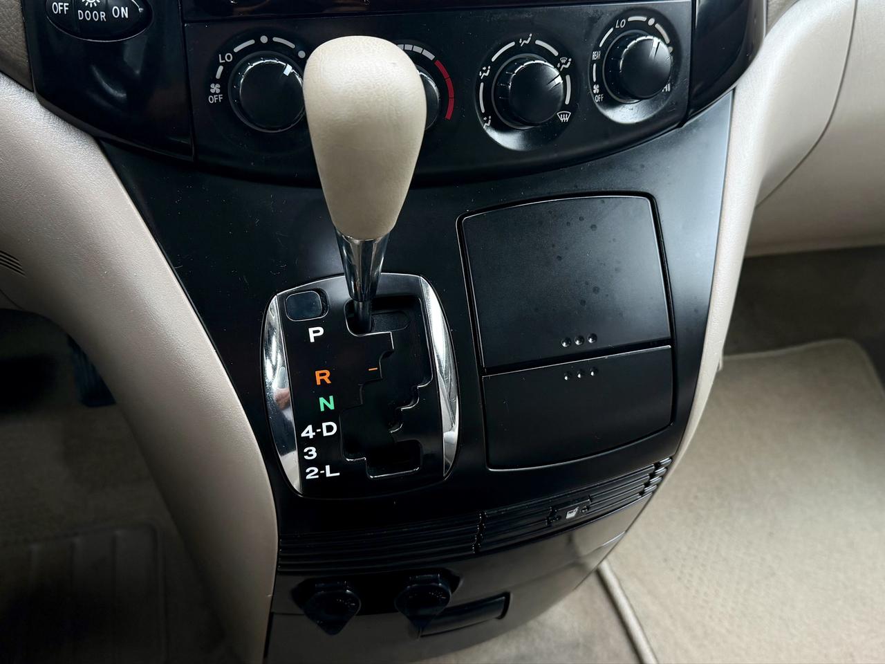 2004 Toyota Sienna FINANCING AVAILABLE Photo12