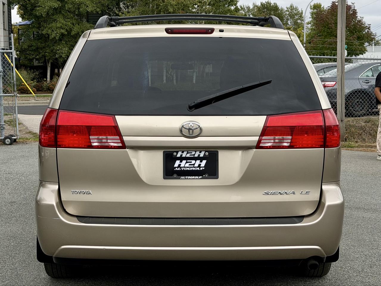 2004 Toyota Sienna FINANCING AVAILABLE Photo6