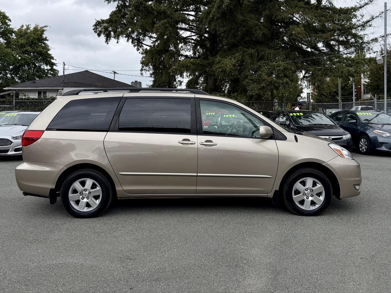 2004 Toyota Sienna FINANCING AVAILABLE Photo4