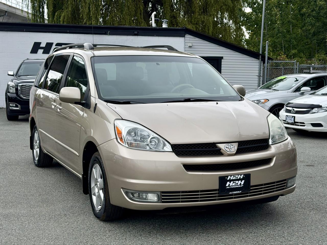 2004 Toyota Sienna FINANCING AVAILABLE Photo3
