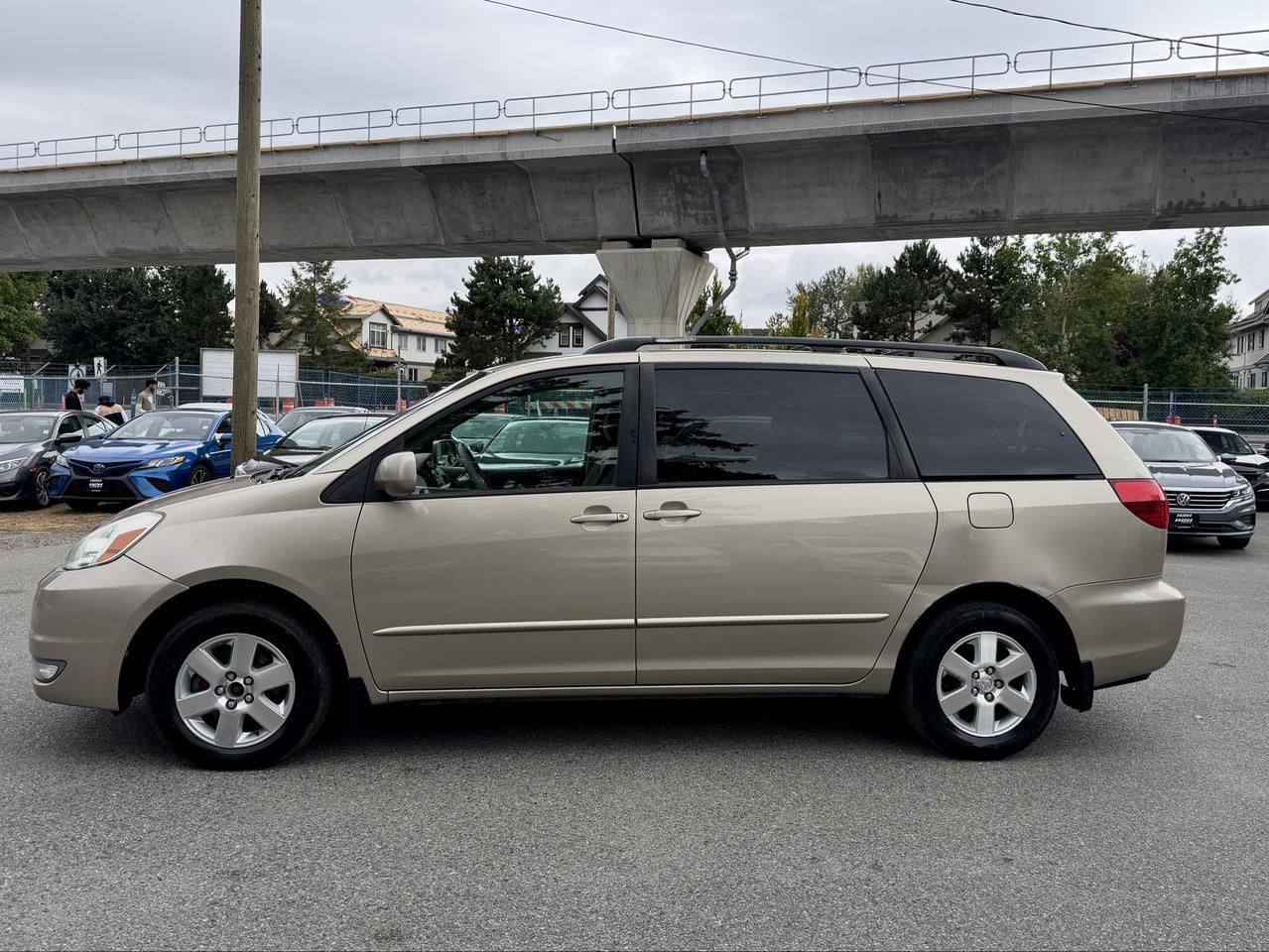 2004 Toyota Sienna FINANCING AVAILABLE Photo8