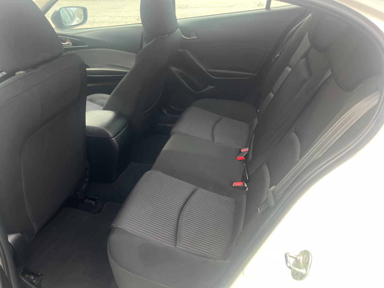 2015 Mazda MAZDA3 4dr Sdn Auto GS Photo