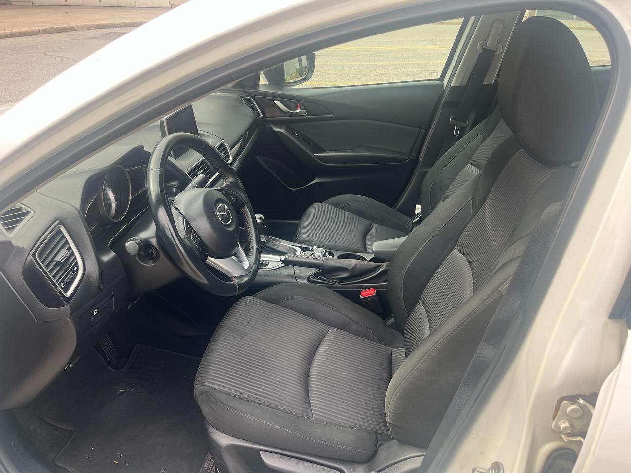 2015 Mazda MAZDA3 4dr Sdn Auto GS Photo