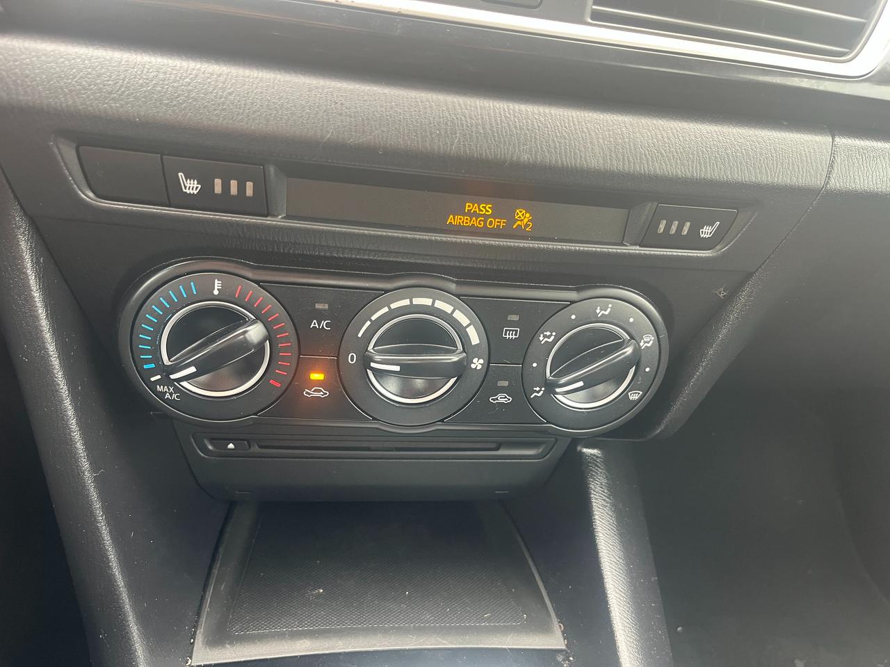 2015 Mazda MAZDA3 4dr Sdn Auto GS Photo