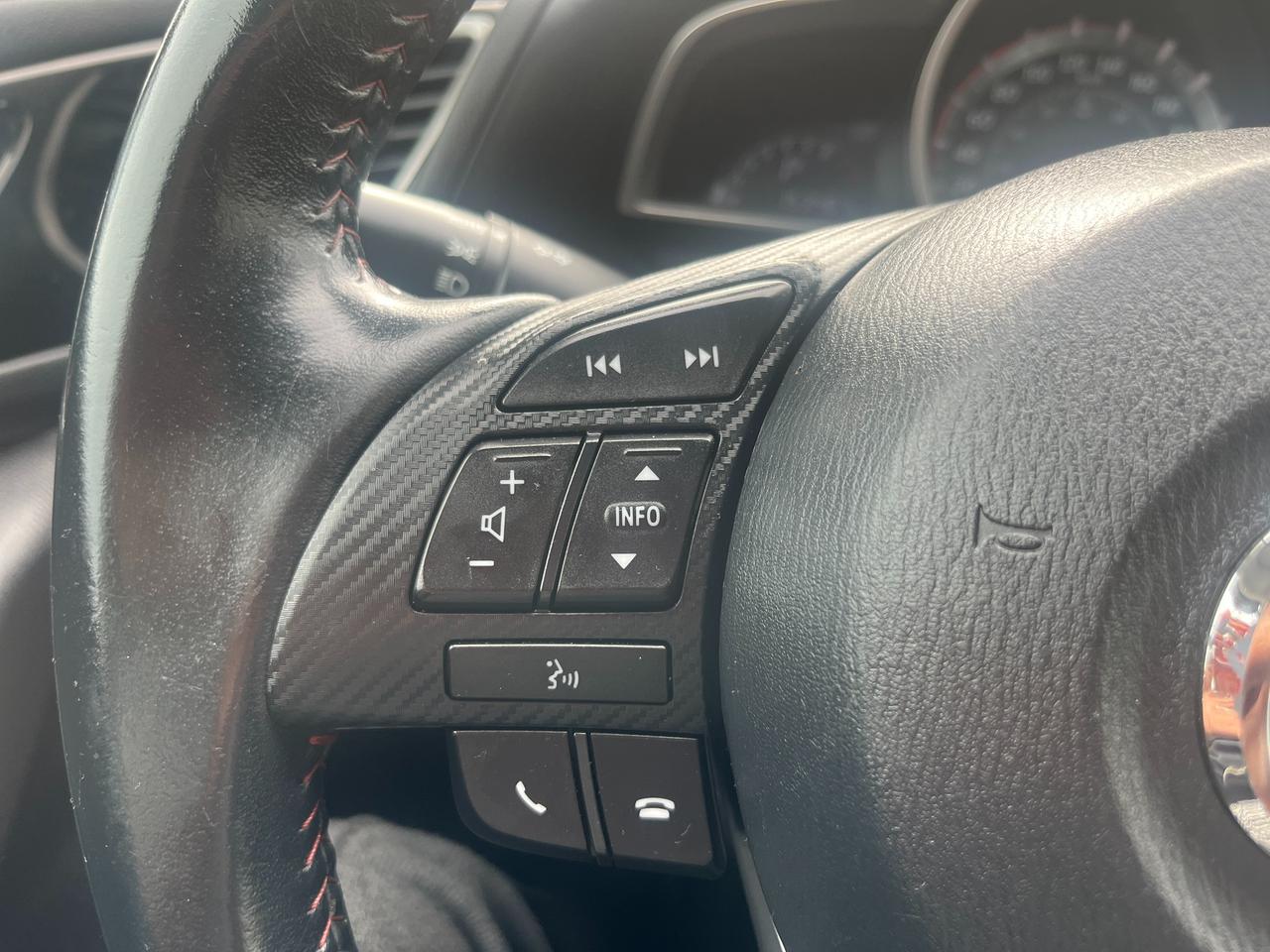 2015 Mazda MAZDA3 4dr Sdn Auto GS Photo