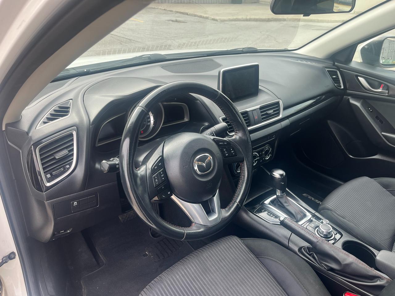 2015 Mazda MAZDA3 4dr Sdn Auto GS Photo