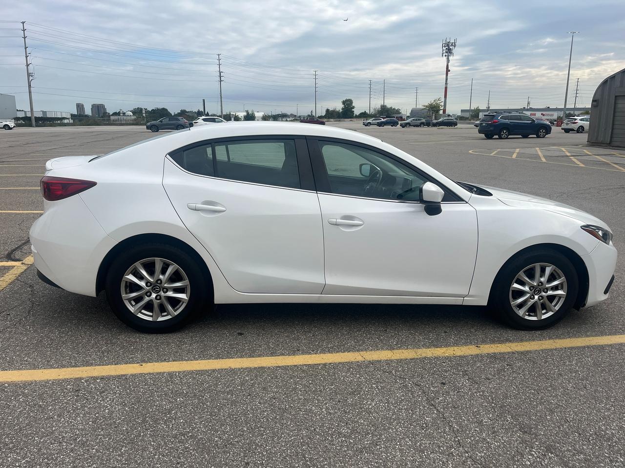 2015 Mazda MAZDA3 4dr Sdn Auto GS Photo