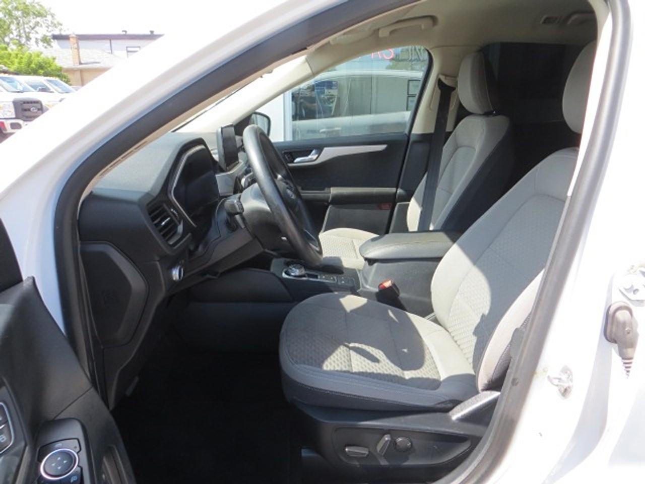 2020 Ford Escape CERTIFIED, ALL WHEEL DRIVE Photo
