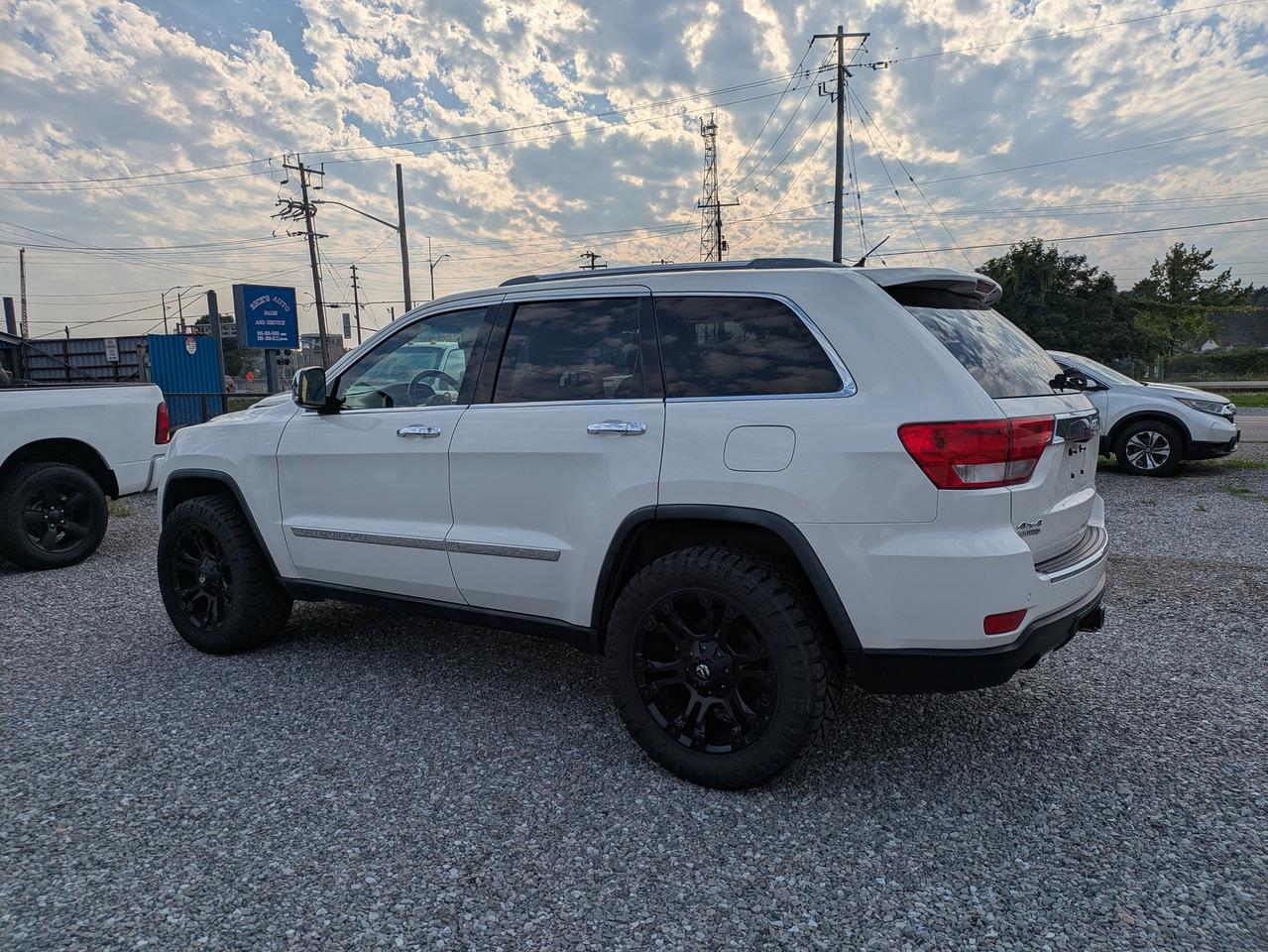 2011 Jeep Grand Cherokee 4WD 4Dr Limited Photo2