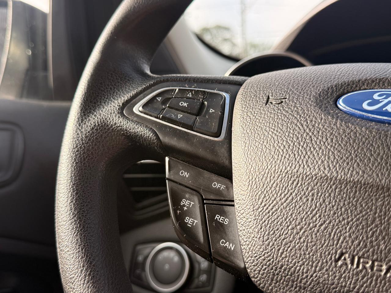 2017 Ford Escape SE Photo
