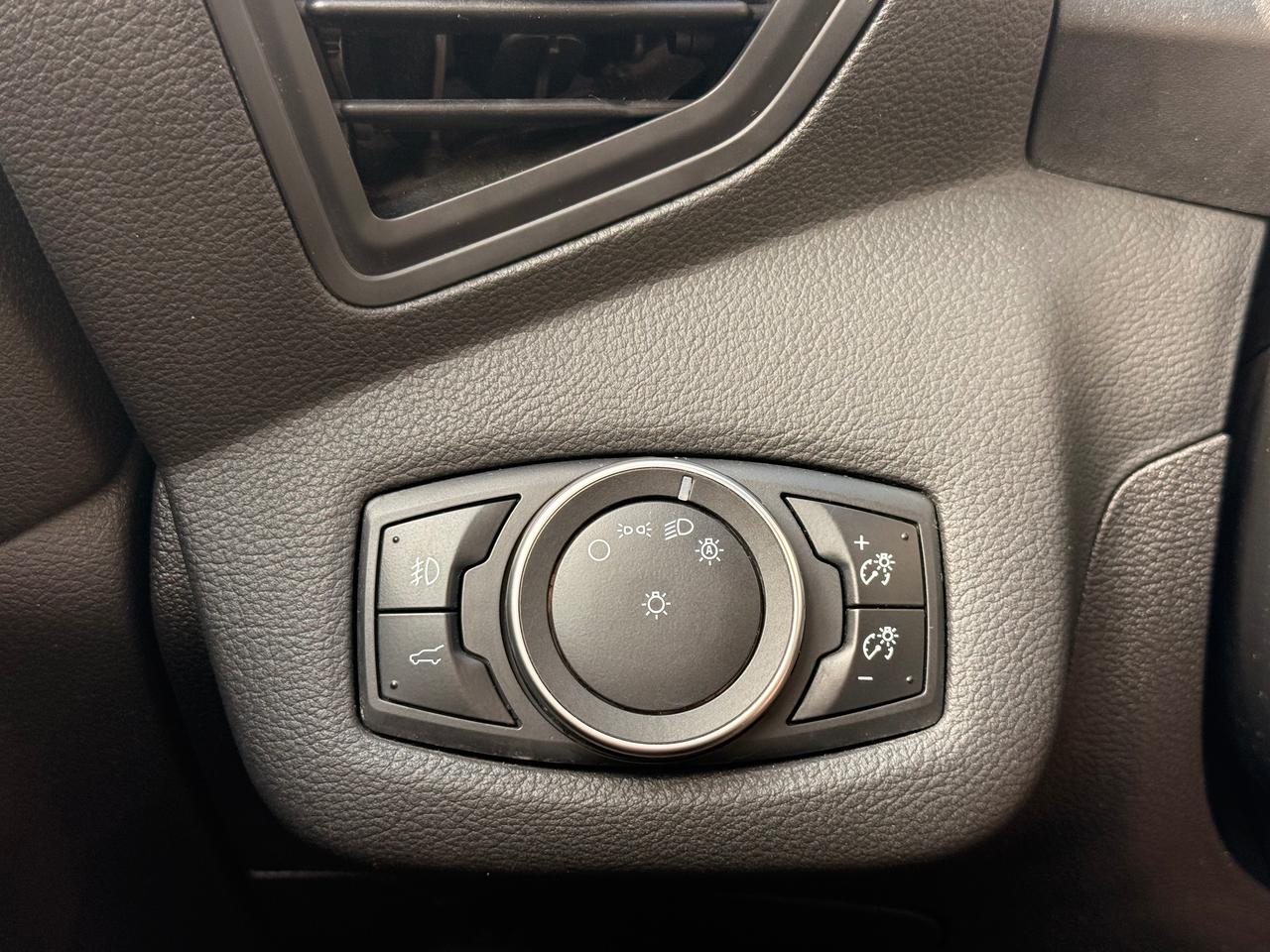 2017 Ford Escape SE Photo
