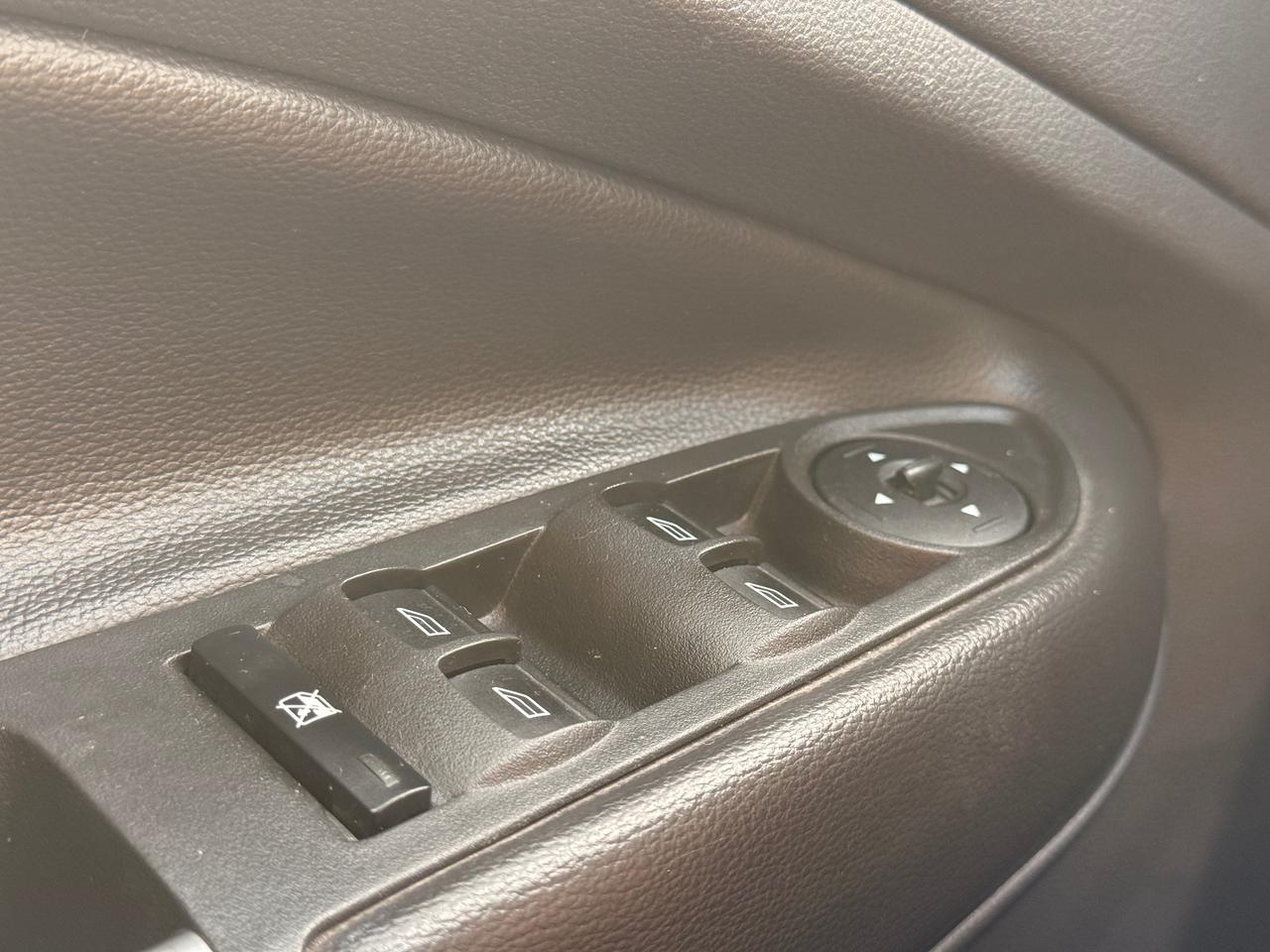 2017 Ford Escape SE Photo