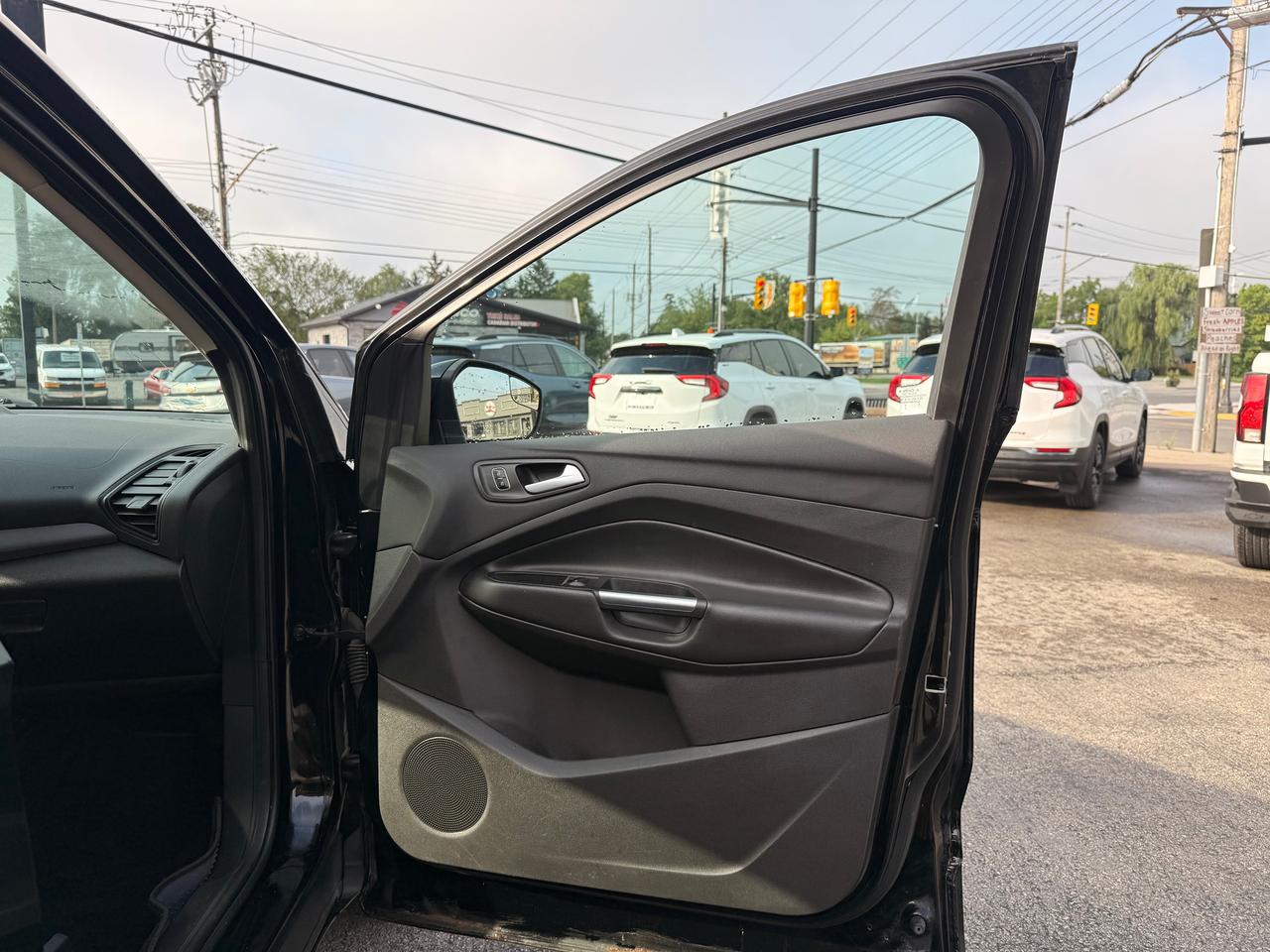 2017 Ford Escape SE Photo