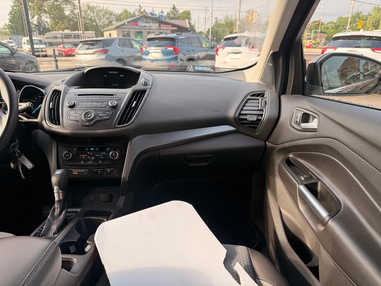 2017 Ford Escape SE Photo