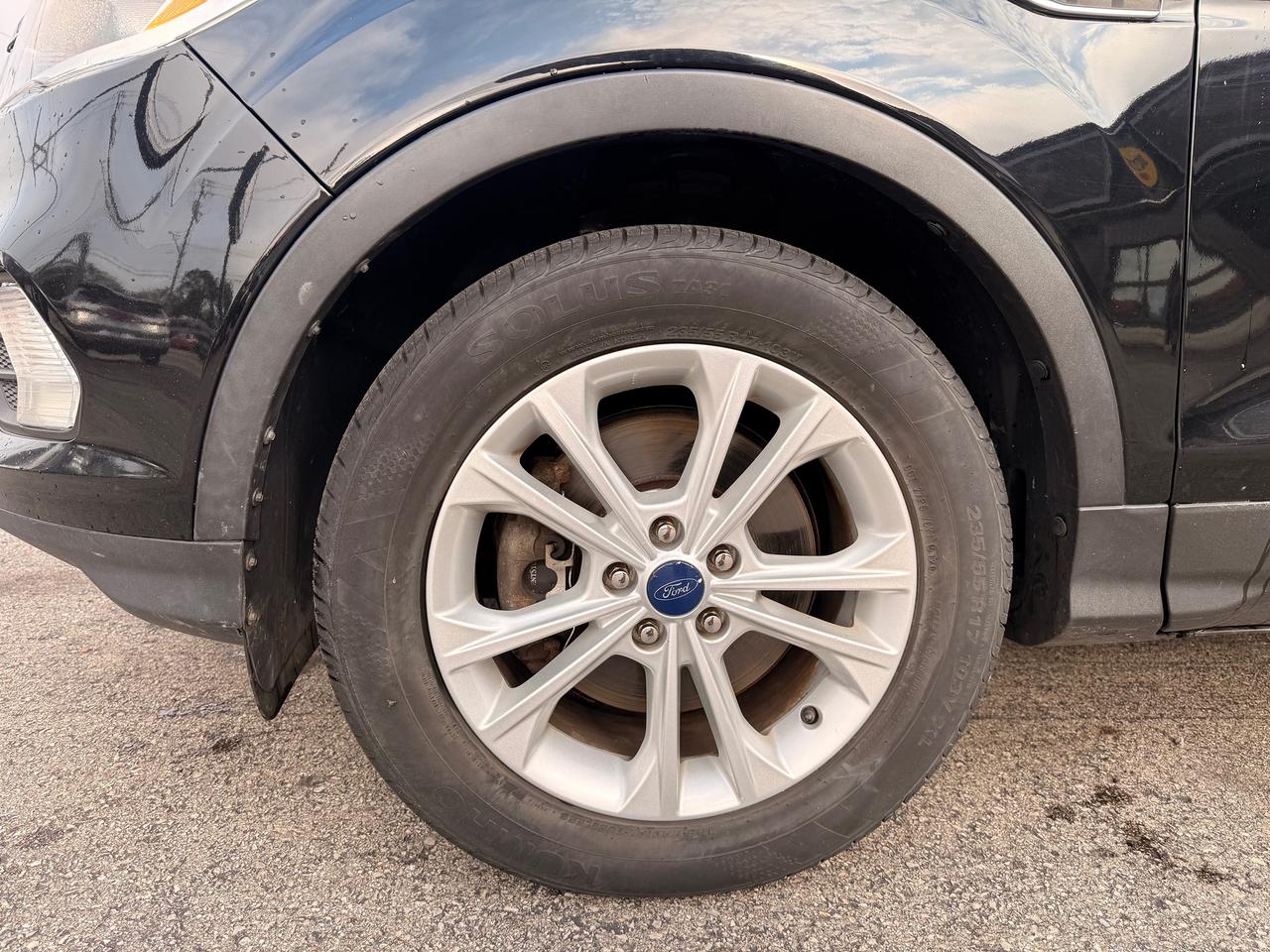 2017 Ford Escape SE Photo