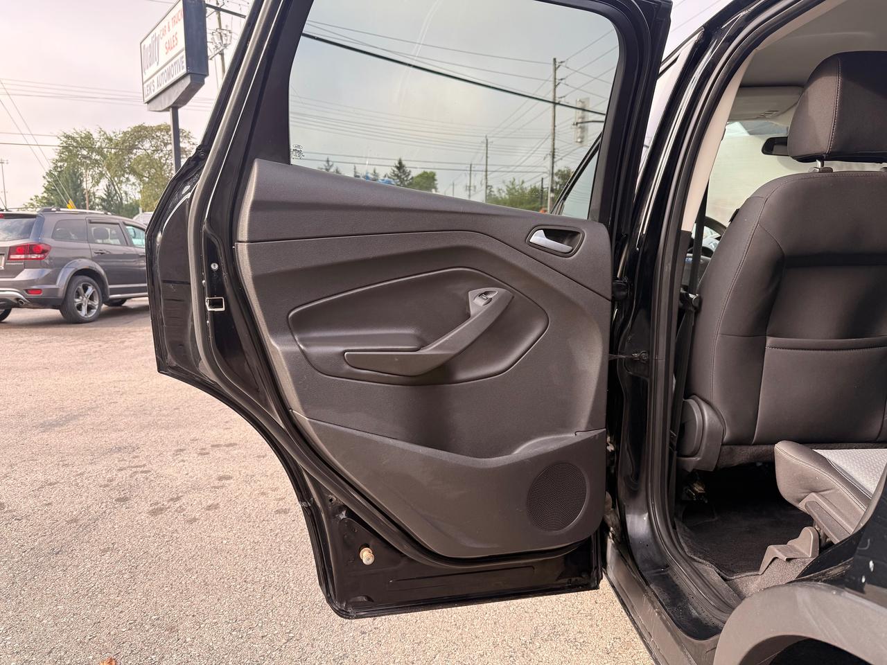 2017 Ford Escape SE Photo