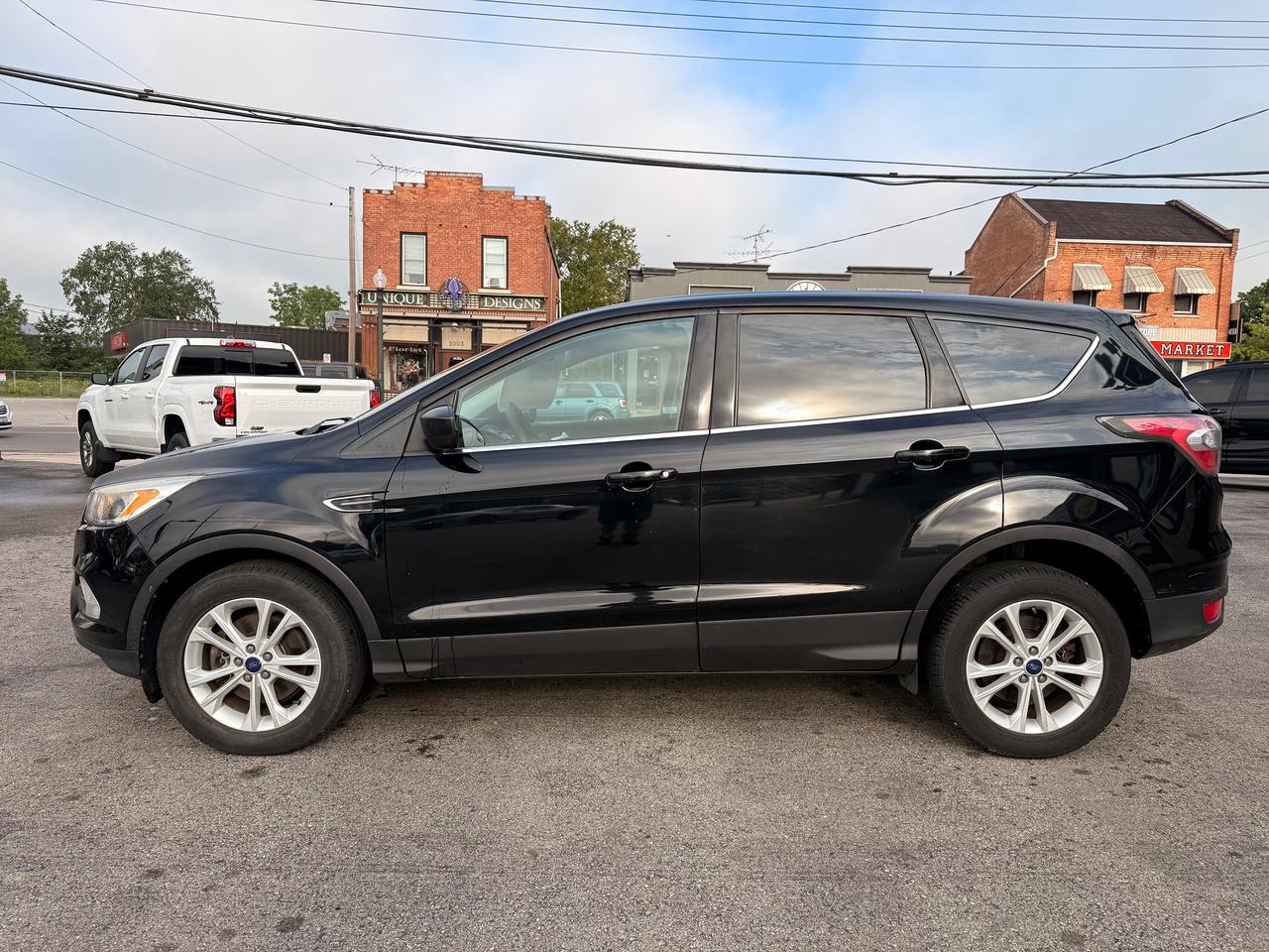 2017 Ford Escape SE Photo