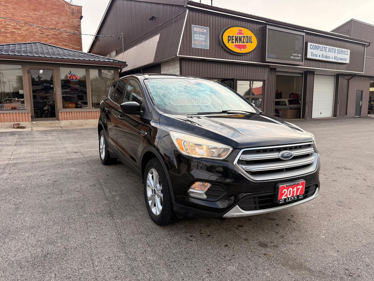 2017 Ford Escape SE Photo