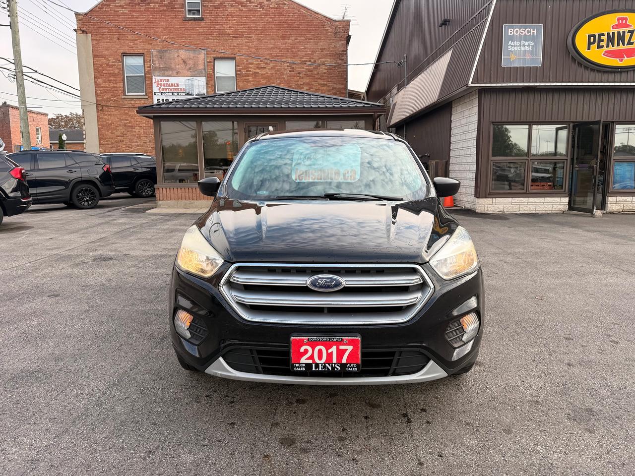 2017 Ford Escape SE Photo