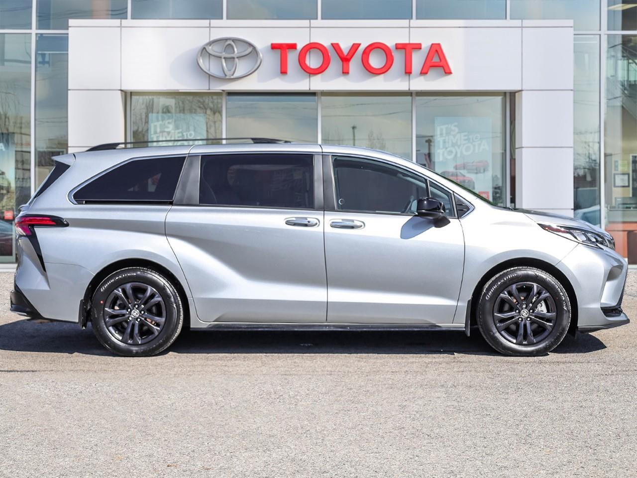 2024 Toyota Sienna XSE 7-Passenger HEATED LEATHER SEATS-HEATED STEERING WHEEL-SUNROOF- Photo