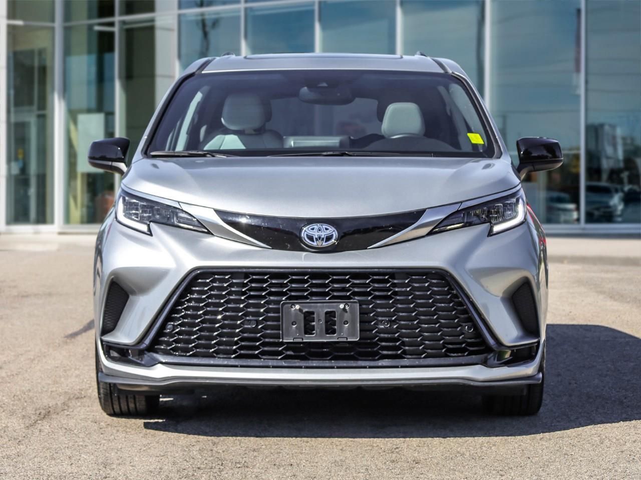 2024 Toyota Sienna XSE 7-Passenger HEATED LEATHER SEATS-HEATED STEERING WHEEL-SUNROOF- Photo3