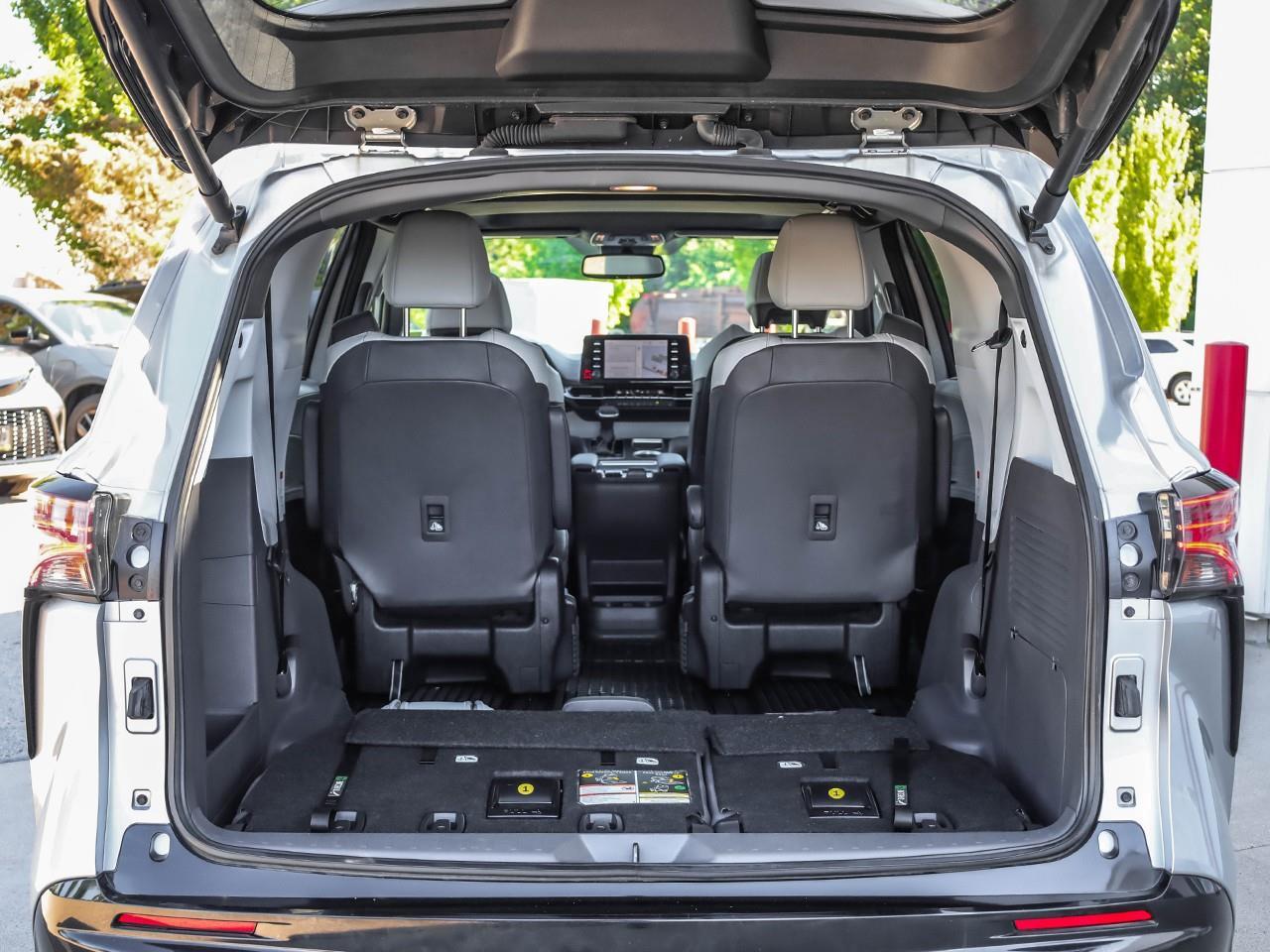 2024 Toyota Sienna XSE 7-Passenger HEATED LEATHER SEATS-HEATED STEERING WHEEL-SUNROOF- Photo