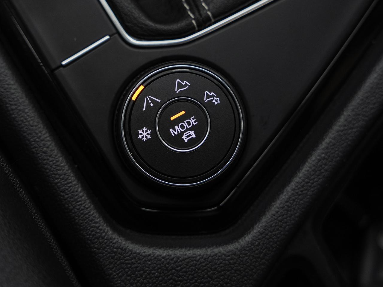 2023 Volkswagen Taos COMFORTLINE AWD | Leather | Panoroof | CarPlay