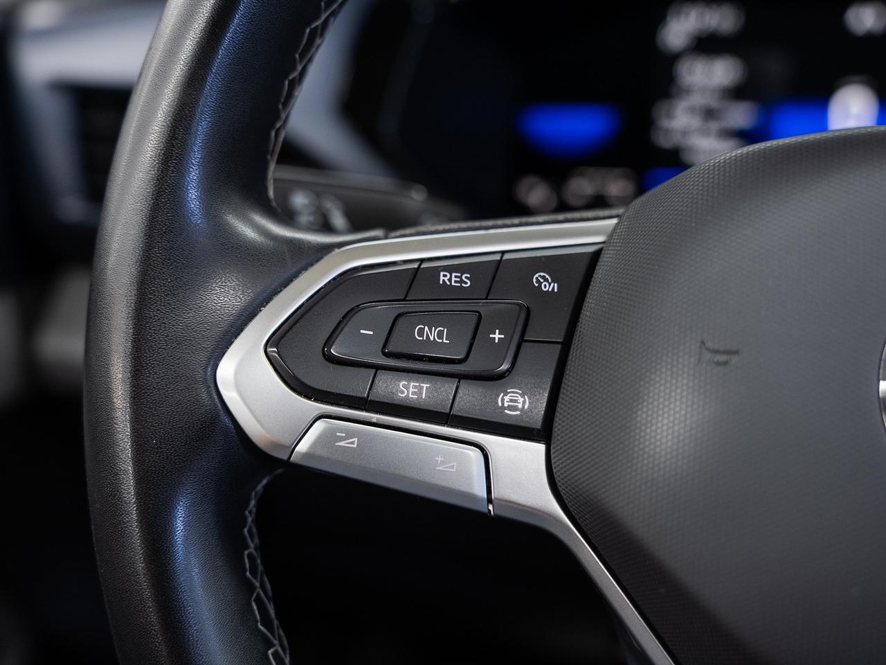 2023 Volkswagen Taos COMFORTLINE AWD | Leather | Panoroof | CarPlay Photo
