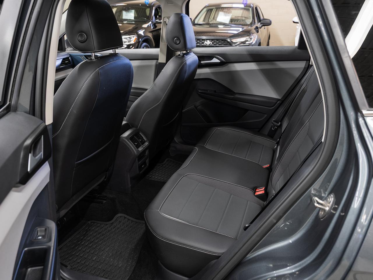 2023 Volkswagen Taos COMFORTLINE AWD | Leather | Panoroof | CarPlay