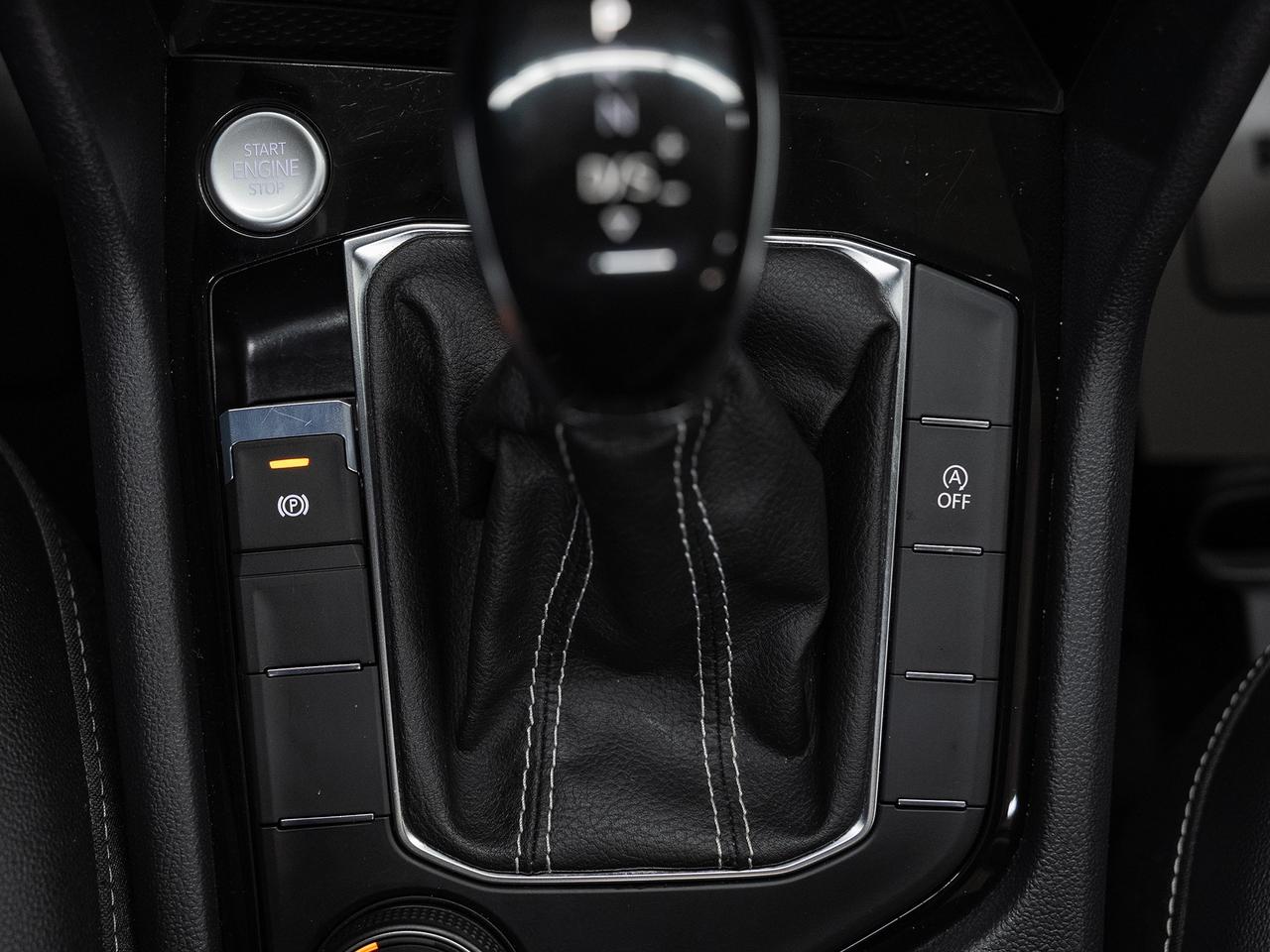 2023 Volkswagen Taos COMFORTLINE AWD | Leather | Panoroof | CarPlay