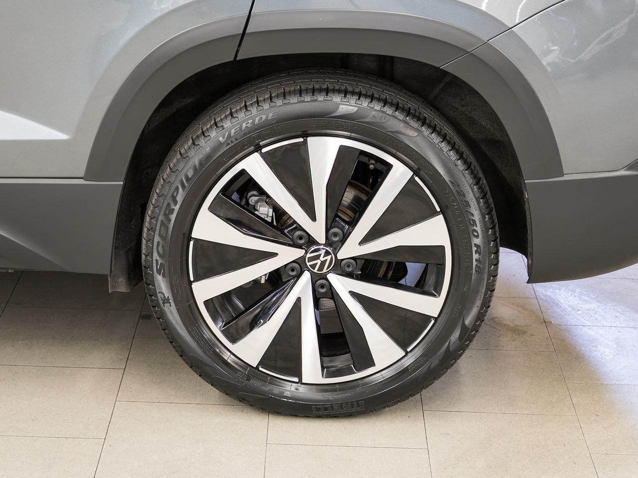 2023 Volkswagen Taos COMFORTLINE AWD | Leather | Panoroof | CarPlay Photo
