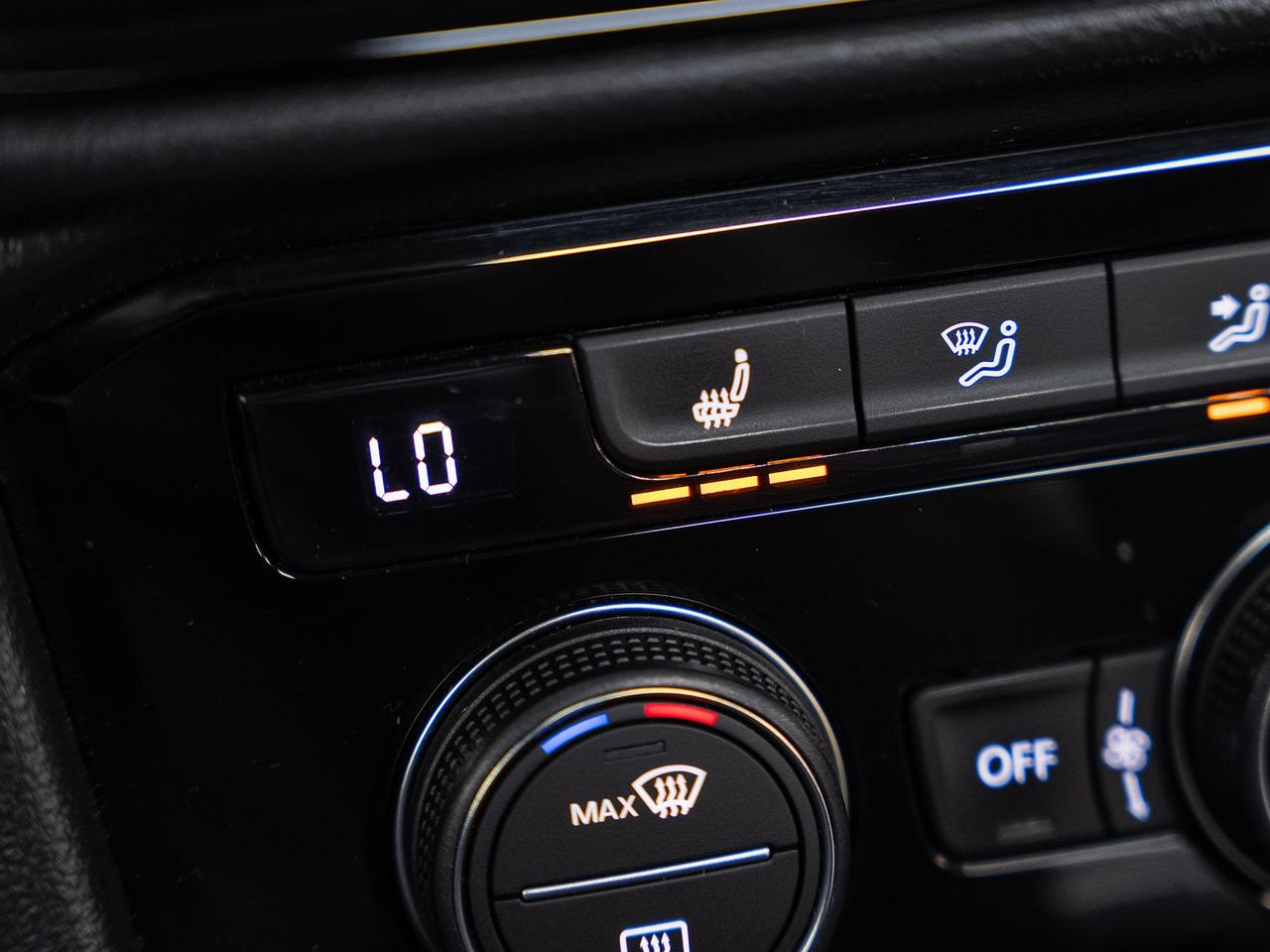 2023 Volkswagen Taos COMFORTLINE AWD | Leather | Panoroof | CarPlay Photo