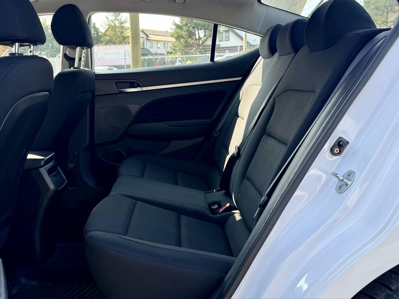 2020 Hyundai Elantra FINANCING AVAILABLE Photo15